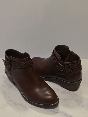 Jeossy Women's Brown Braided Ankle Boots
